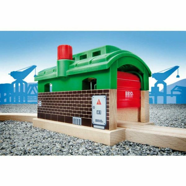 brio-vehicles-train-garage-13775763701847_720x