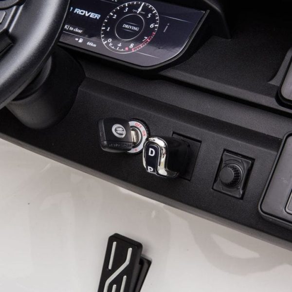 freddo-outdoor-24v-range-rover-hse-2-seater-ride-on-car-white-31275402657879_720x-5